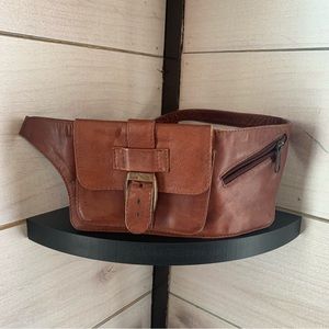 Volare - Vintage leather fanny pack/belt bag. Used item, sold as is